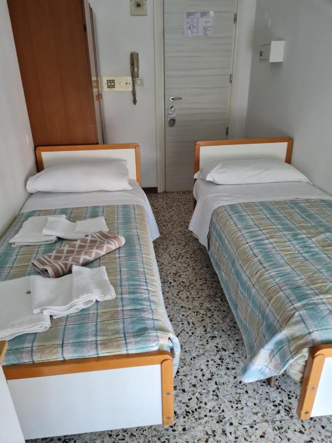 Hotel Marconi Miramare Rimini Extérieur photo