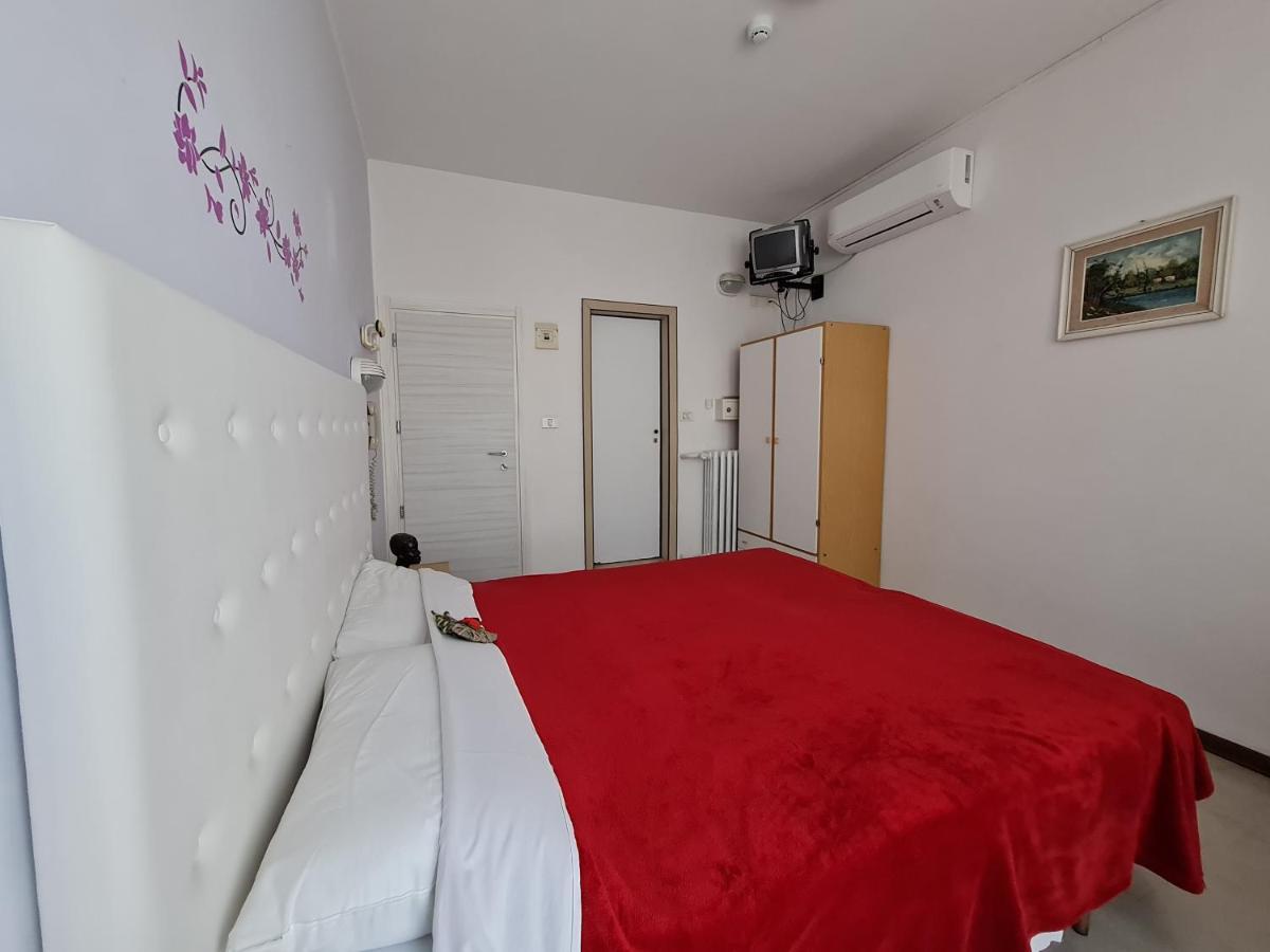 Hotel Marconi Miramare Rimini Extérieur photo