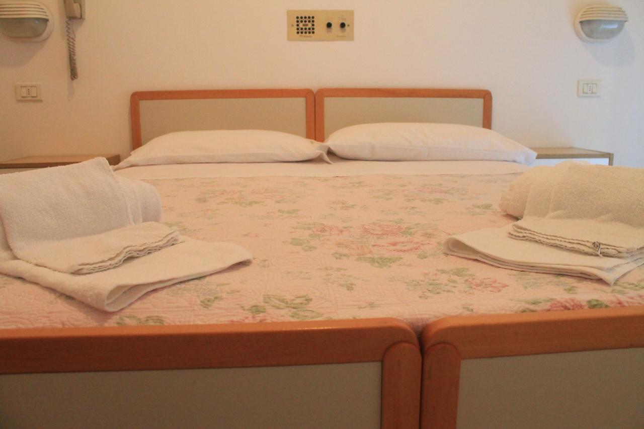 Hotel Marconi Miramare Rimini Extérieur photo