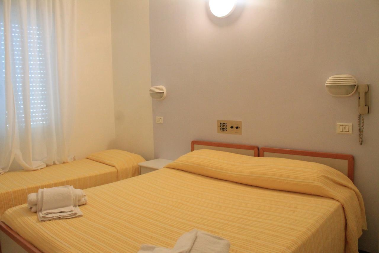 Hotel Marconi Miramare Rimini Extérieur photo